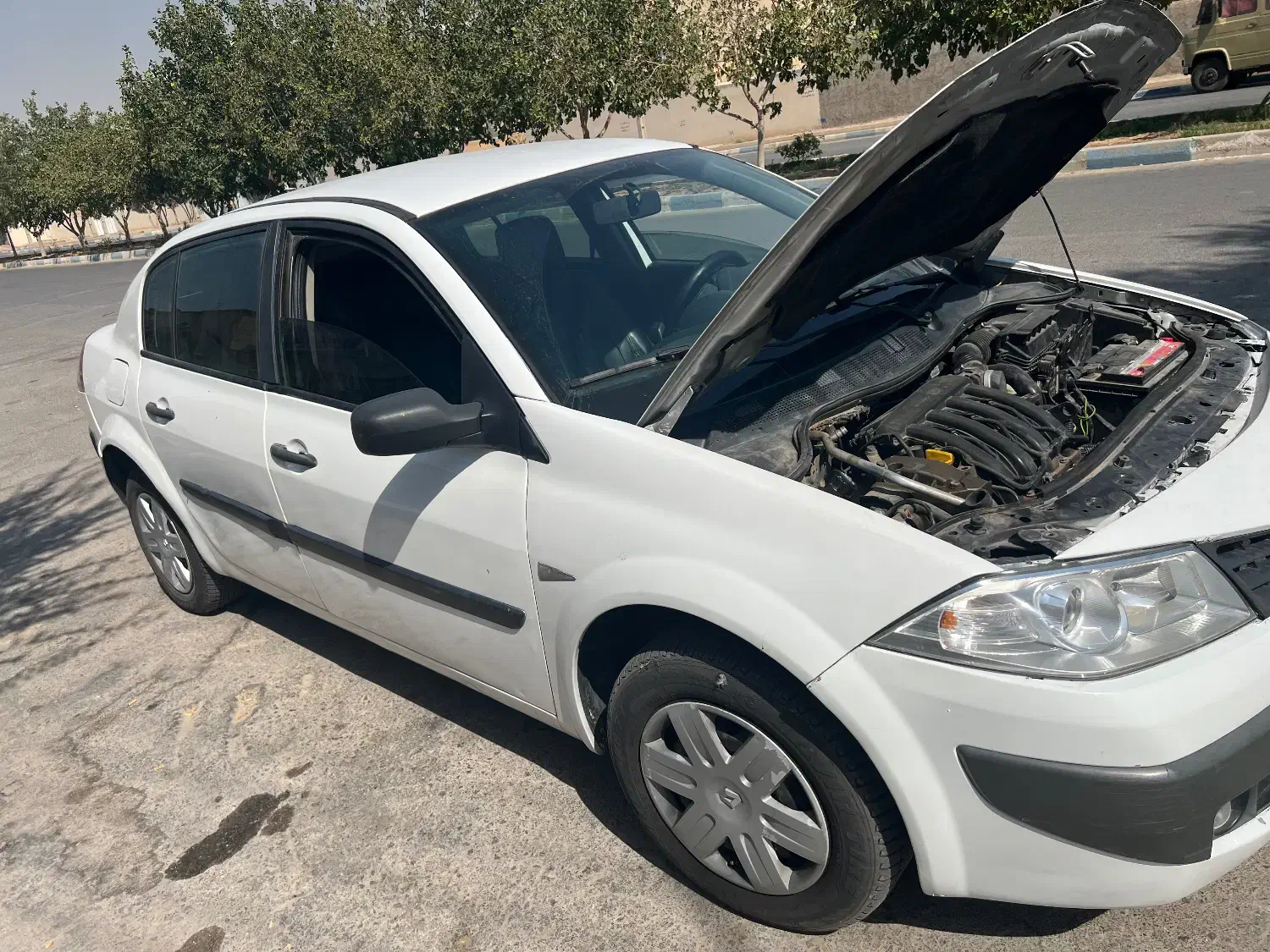 مگان ۸۷ دنده ای موتور ۱۶۰۰|خودرو سواری و وانت|شاهین‌شهر, شهرک ردانی پور|دیوار