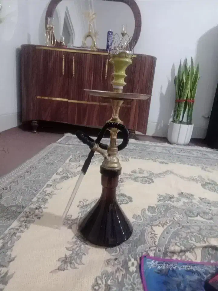 قلیون برنجی|کلکسیون اشیاء عتیقه|خمین, |دیوار