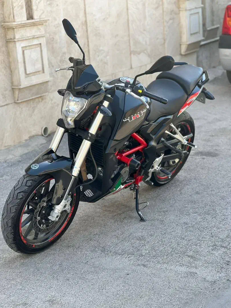 بنلی ۲۵۰ سی سی|موتورسیکلت|تهران, فلسطین (میدان انقلاب)|دیوار