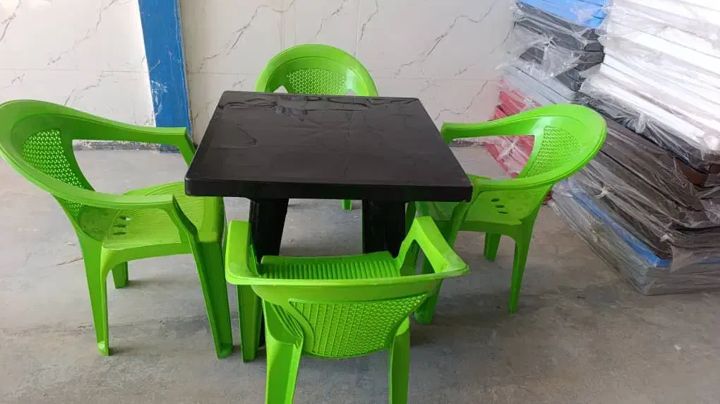 ست میز وصندلی پلاستیکی غذاخوری کد 700|میز و صندلی غذاخوری|شهرکرد, |دیوار