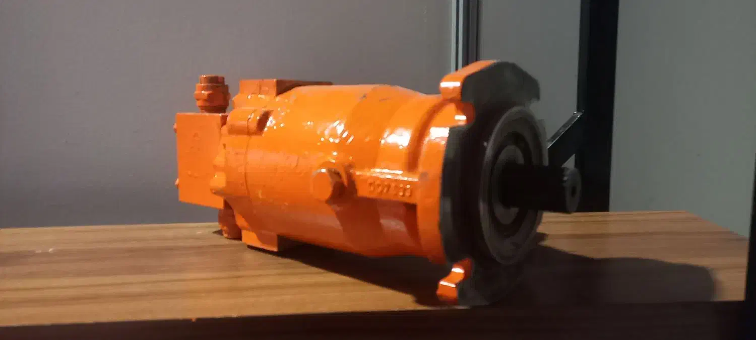 پمپ و هیدرو موتور میکسر بتن|ماشین‌آلات صنعتی|میبد, |دیوار