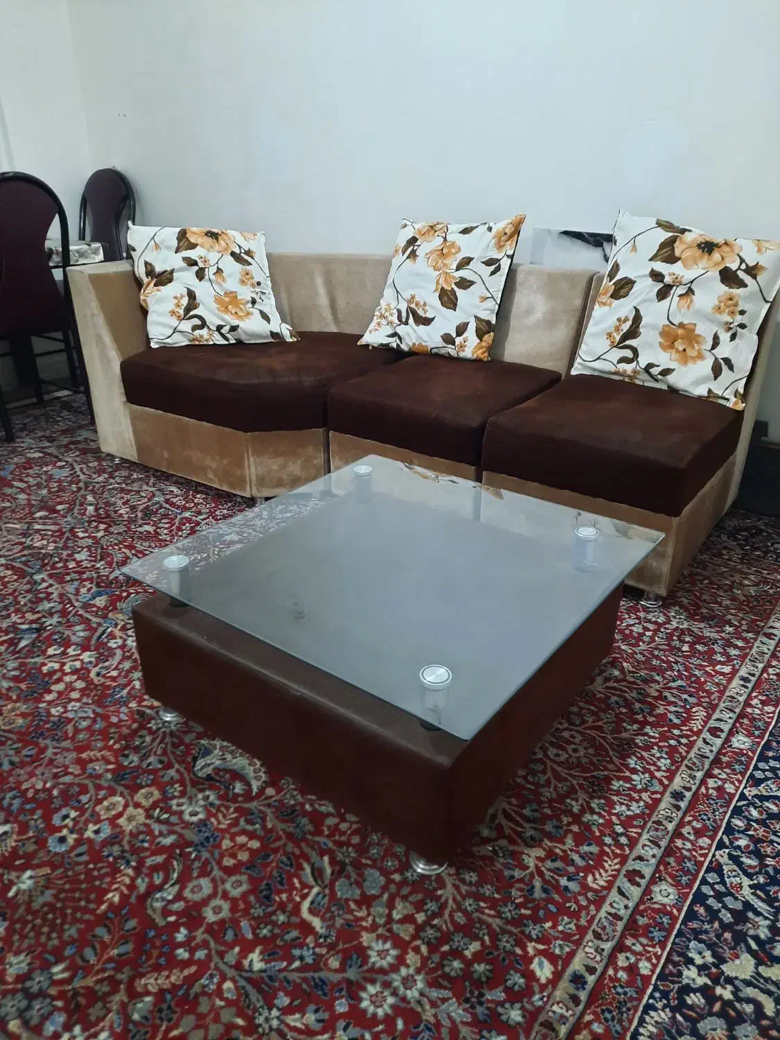 مبل ۷نفره، دوتا فرش ۱۲متری، لباسشویی، میزناهارخوری|حراج|تهران, گلستان (شهرک راه آهن)|دیوار