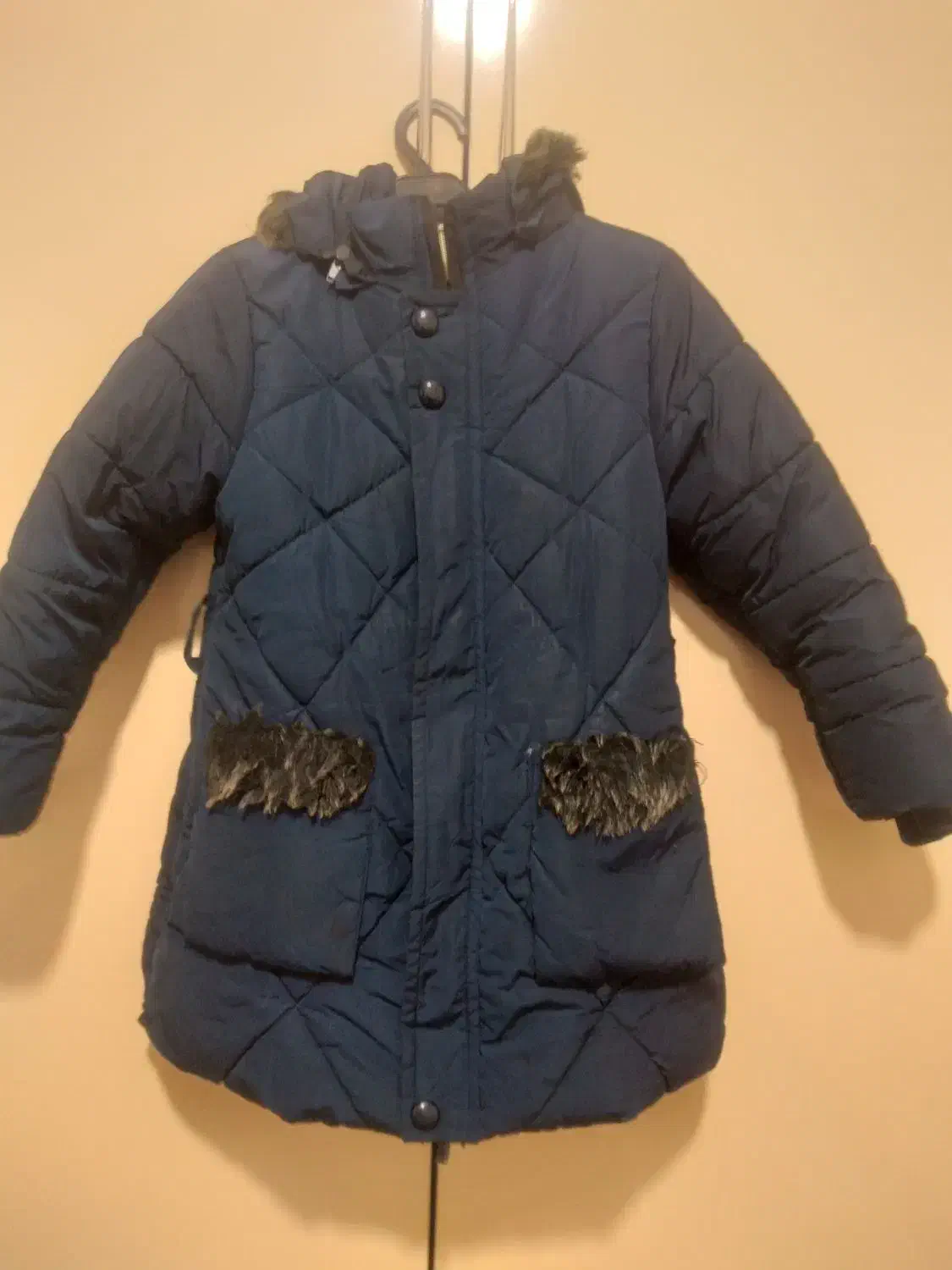 کاپشن دخترانه|لباس|شبستر, |دیوار