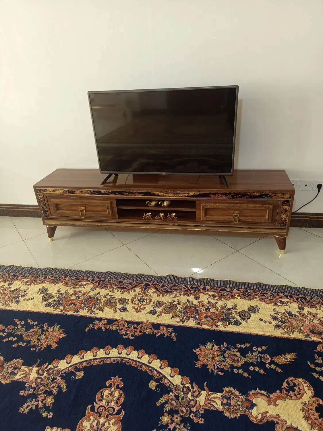 اینه کنسول و میز تلویزیون ست وتمیز|بوفه، ویترین، کنسول|ملایر, |دیوار