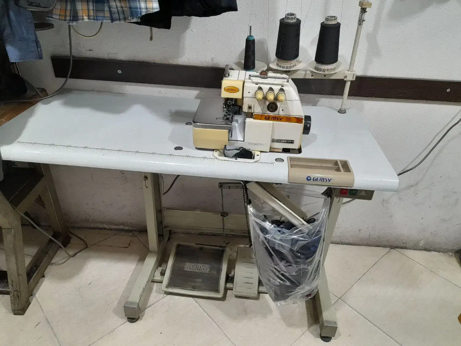 یک دستگاه چرخ سردوز|چرخ خیاطی و ریسندگی|رشت, منظریه|دیوار