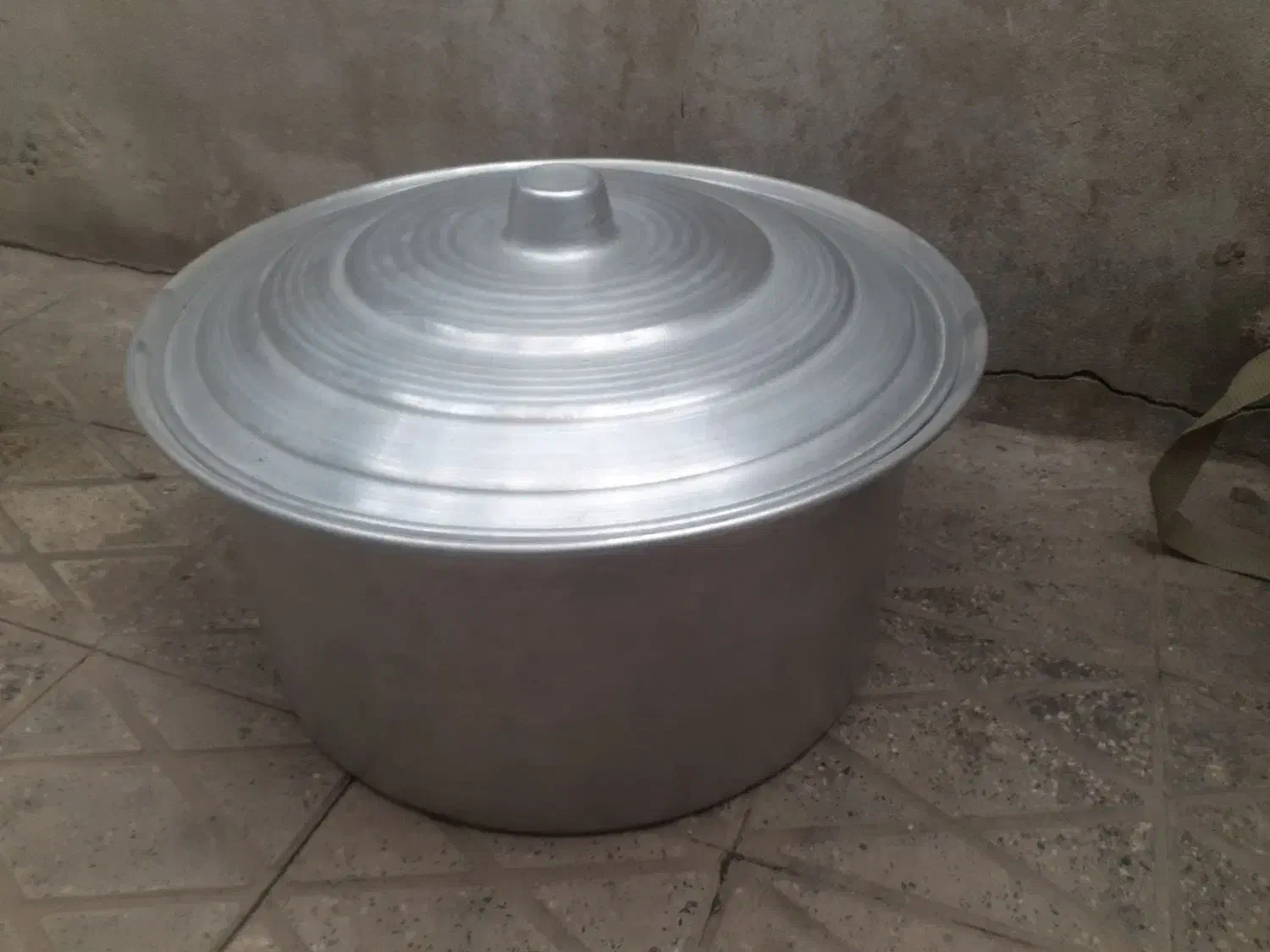 قابلمه|ظروف پخت‌وپز|کرمانشاه, |دیوار