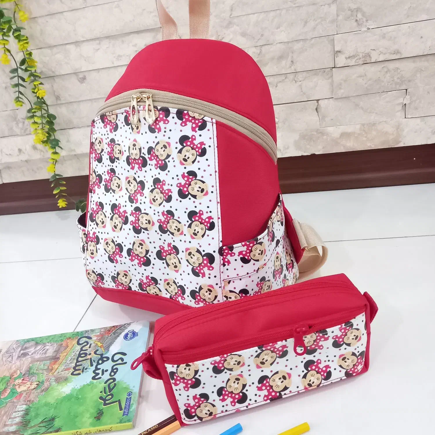 کوله پشتی|کیف، کفش، کمربند|اندیشه, اندیشه فاز ۱|دیوار