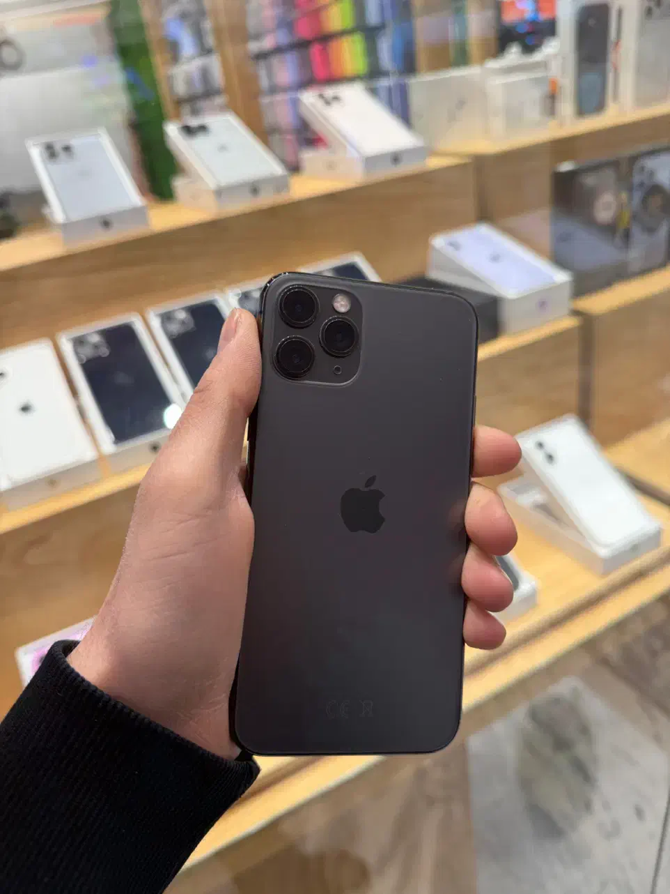 اپل iphone 11 Pro با حافظه 64|موبایل|تهران, صادقیه|دیوار
