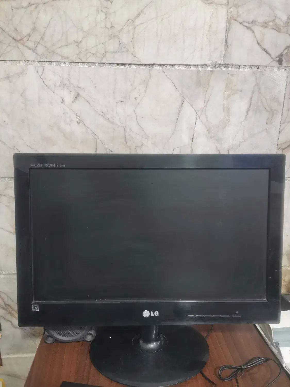 مانیتور ۱۹ الجی سالم با کارتن|قطعات و لوازم جانبی رایانه|مشهد, دوست آباد|دیوار