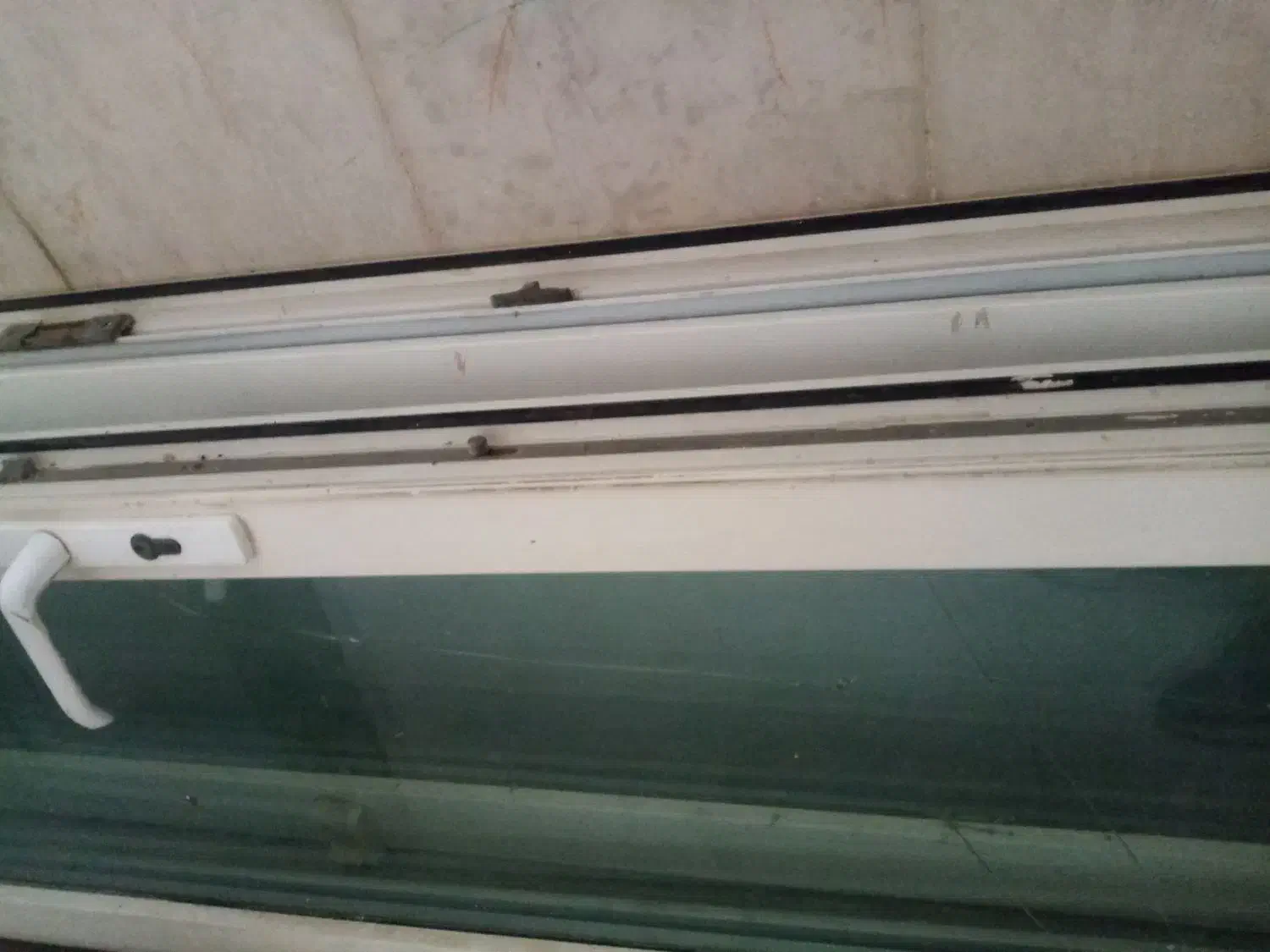 درب دو جداره پی وی سی تمیز سالم و یک عدد دوچرخه 20|مصالح و تجهیزات ساختمان|چمران, |دیوار