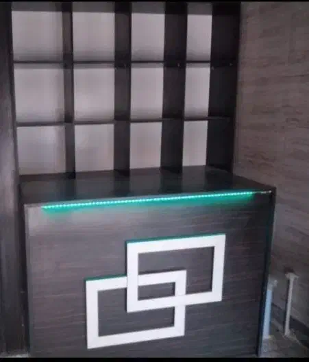 ویترین قفسه طبقه ای و میز پیشخوان|بوفه، ویترین، کنسول|ماهدشت, |دیوار