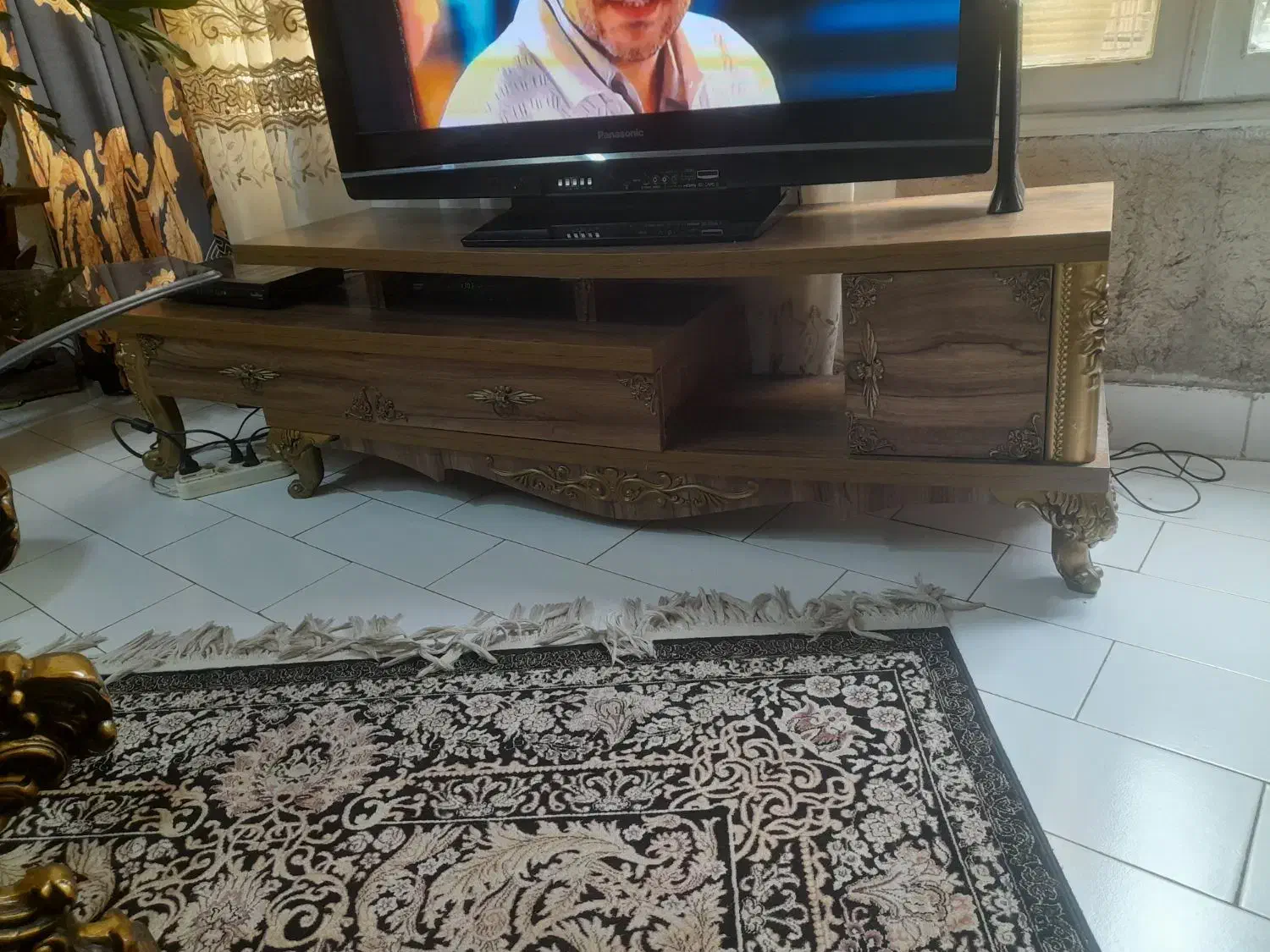 میزتی وی|مبلمان خانگی و میز عسلی|رشت, استادسرا|دیوار