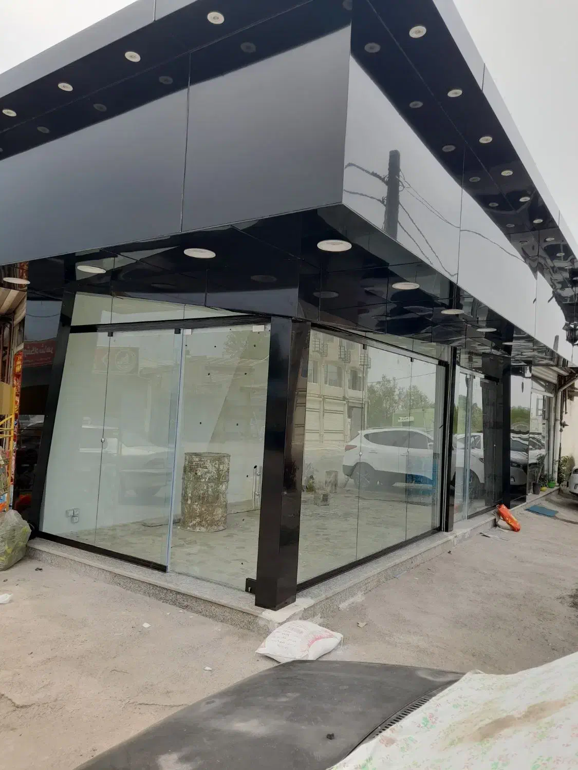 تهیه و نصب شیشه سکوریت|خدمات پیشه و مهارت|رشت, چمارسرا|دیوار