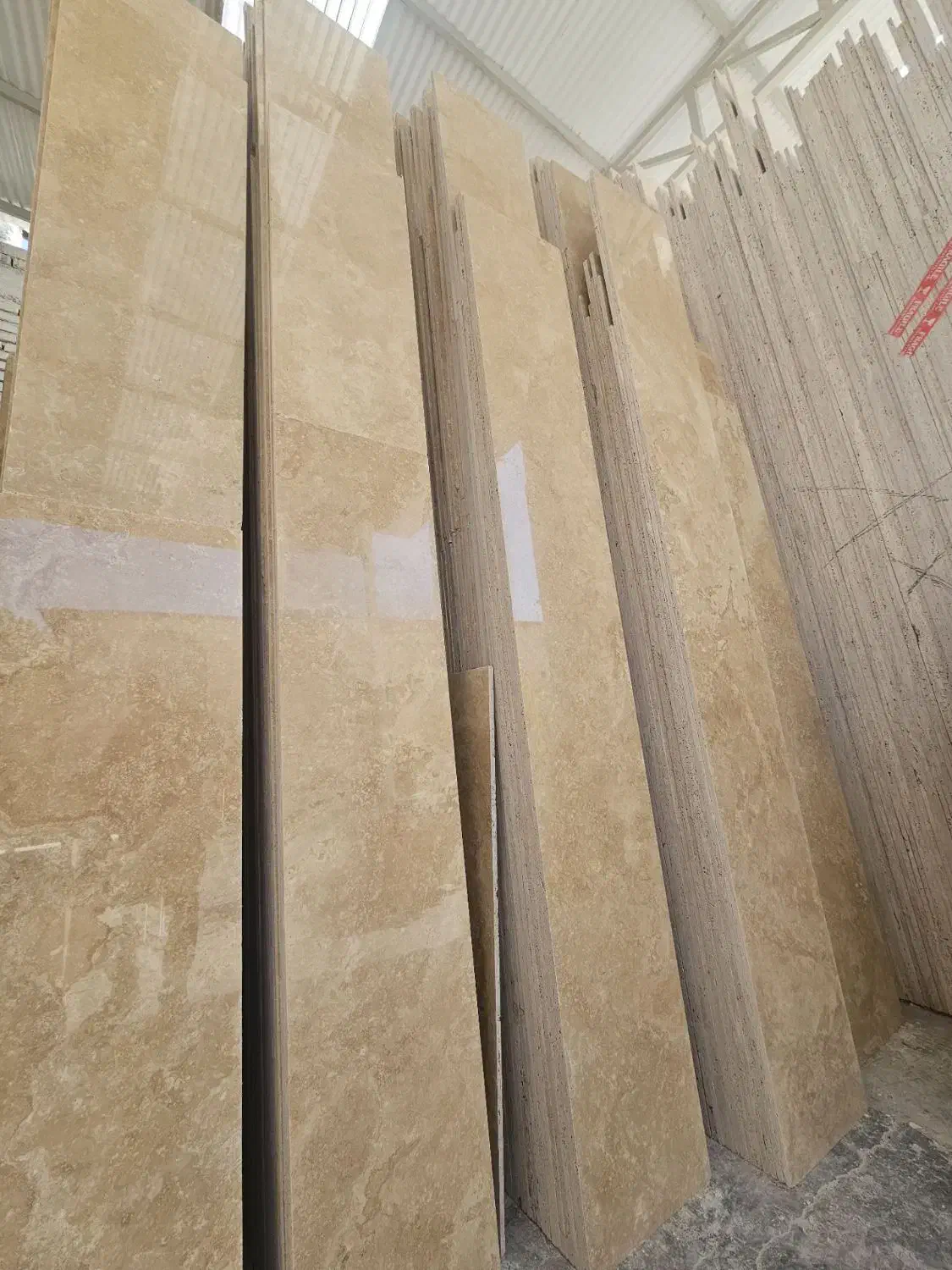 سنگ نما /ب ۵ نفر کارگر ساختمانی|حراج|بندرعباس, |دیوار