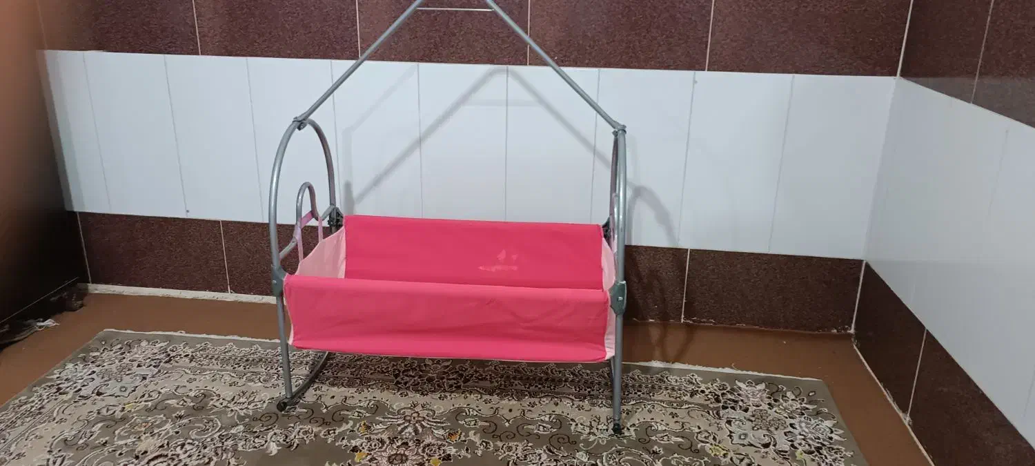 گهواره|تخت و صندلی بچه|قم, ولیعصر|دیوار