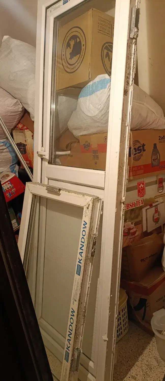 درب پنجره upvc ب ابعاد  طول ۲متر وعرض ۷۲ سانتی متر|مصالح و تجهیزات ساختمان|رباط‌کریم, نصیرشهر|دیوار