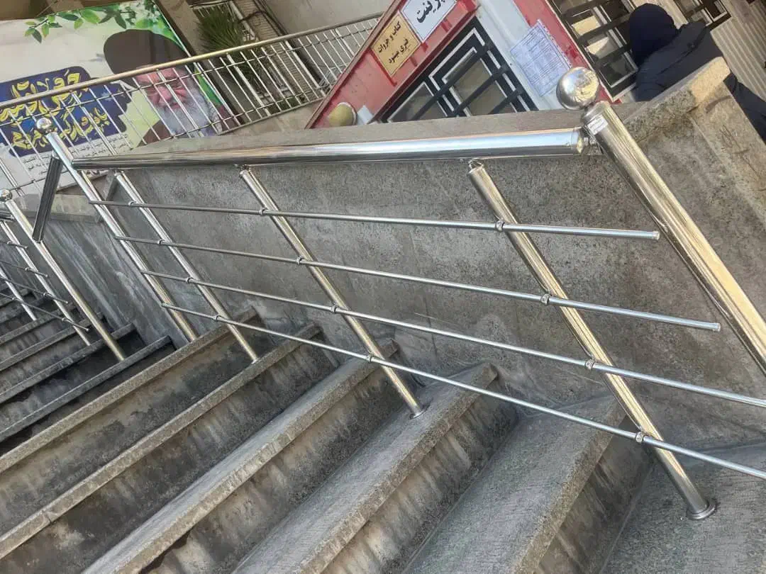 نصب نرده راه پله استیل و آلمینیوم|خدمات پیشه و مهارت|شیراز, پودنک|دیوار