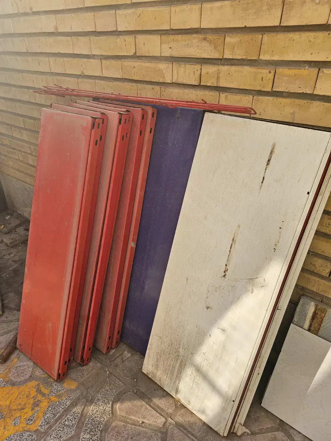 تعدادی وسیله مدرسه برای فروش|صندلی و نیمکت|فولادشهر, B6|دیوار