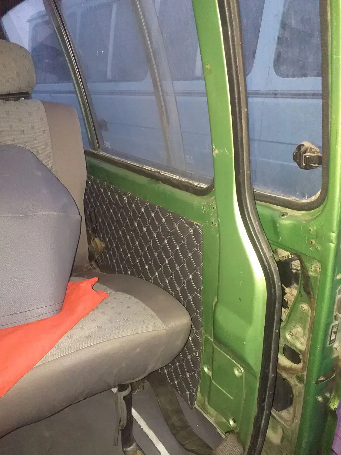 روکش صندلی ون تودوزی سقف وفیبرهای بغل مشمبا کف ون|قطعات یدکی و لوازم جانبی|اسلام‌شهر, مظفریه|دیوار