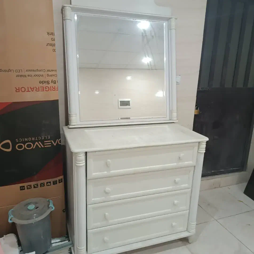 دراور وآینه|تخت و سرویس خواب|شیراز, شهرک سراج‎|دیوار