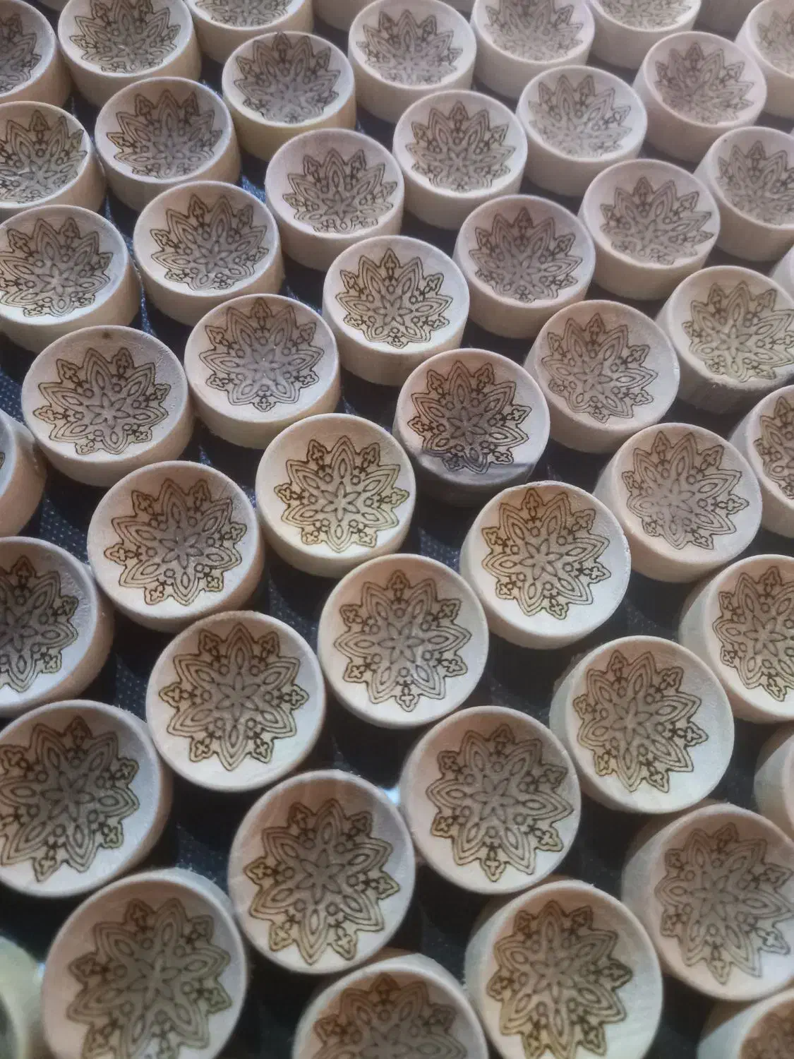 کارگر ساده آقا|استخدام صنعتی، فنی، مهندسی|سنندج, |دیوار