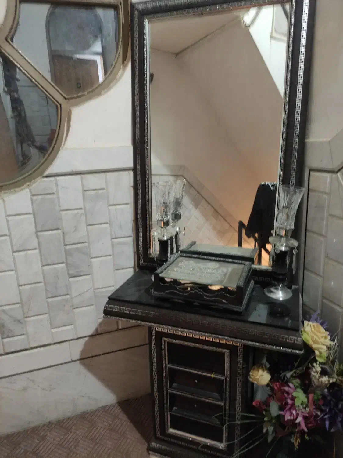 آینه شمعدان|آینه|نجف‌آباد, شهدای غربی|دیوار