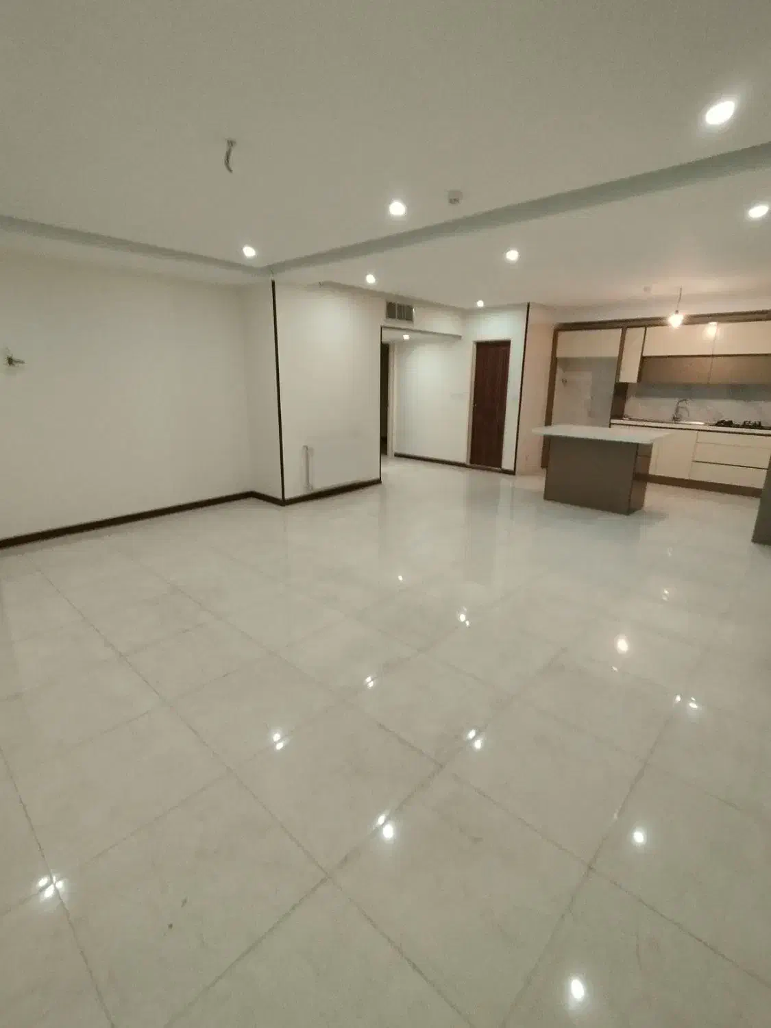 90متر آپارتمان نوساز فول مکانات کاوه شرقی