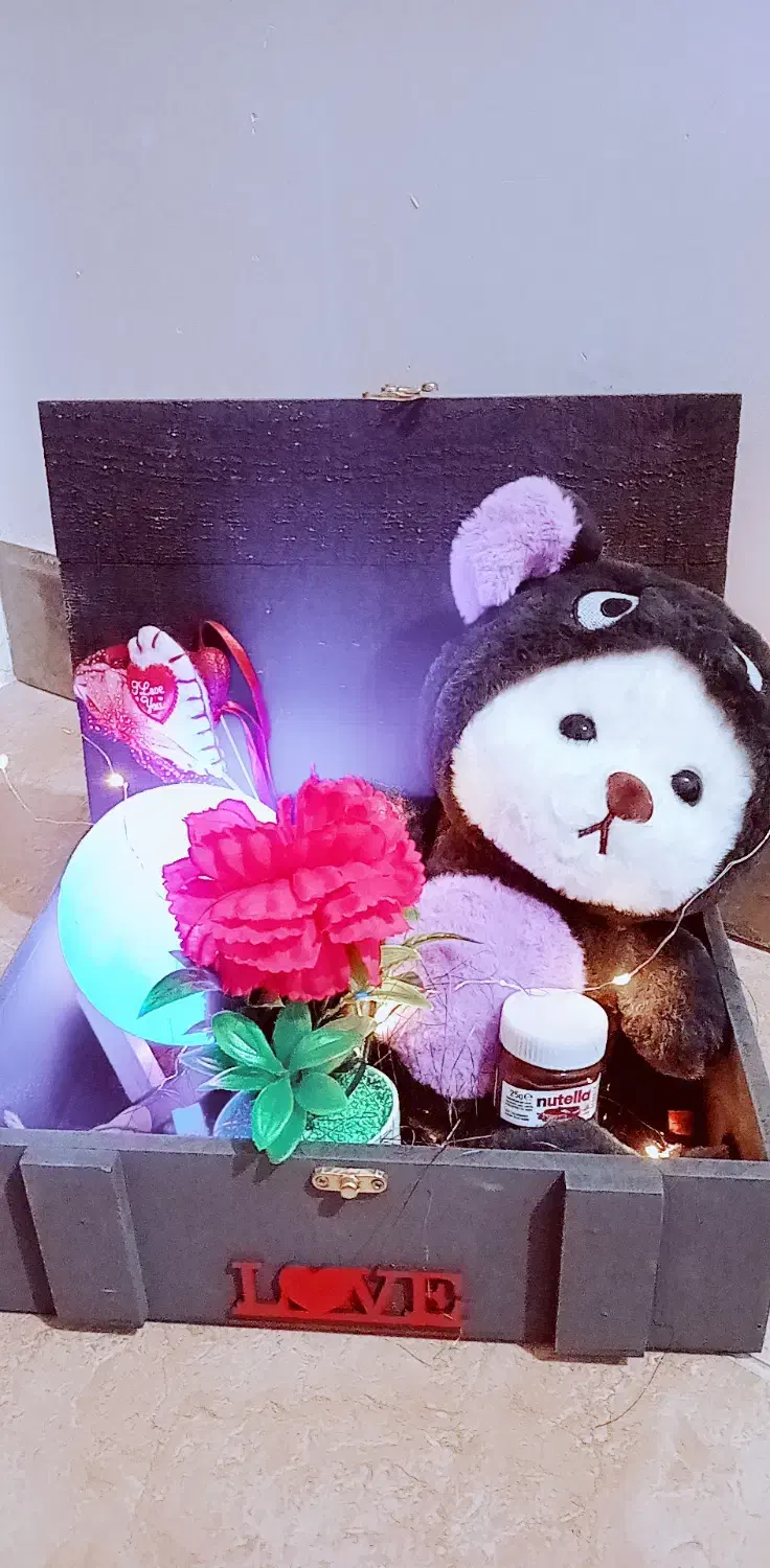 جعبه ولنتاین کادو داده شده ک نمخامش کاملا نو|اسباب‌بازی بچه|گنبد کاووس, |دیوار