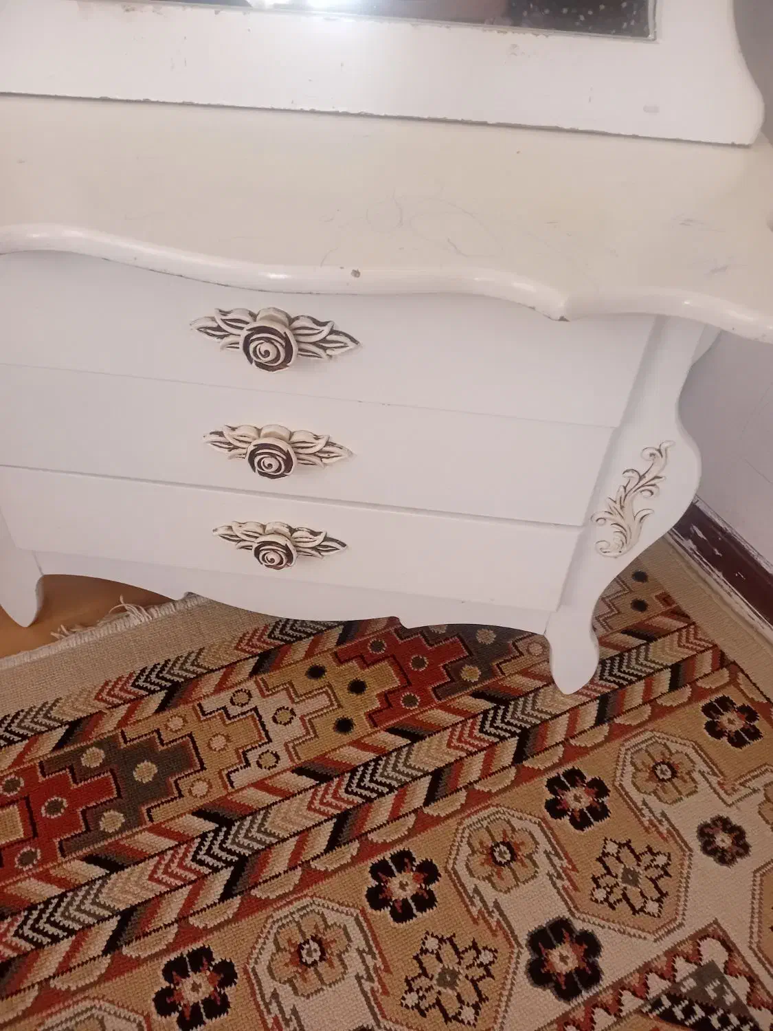 آینه ومیز|مبلمان خانگی و میز عسلی|پرند, فاز ۴|دیوار