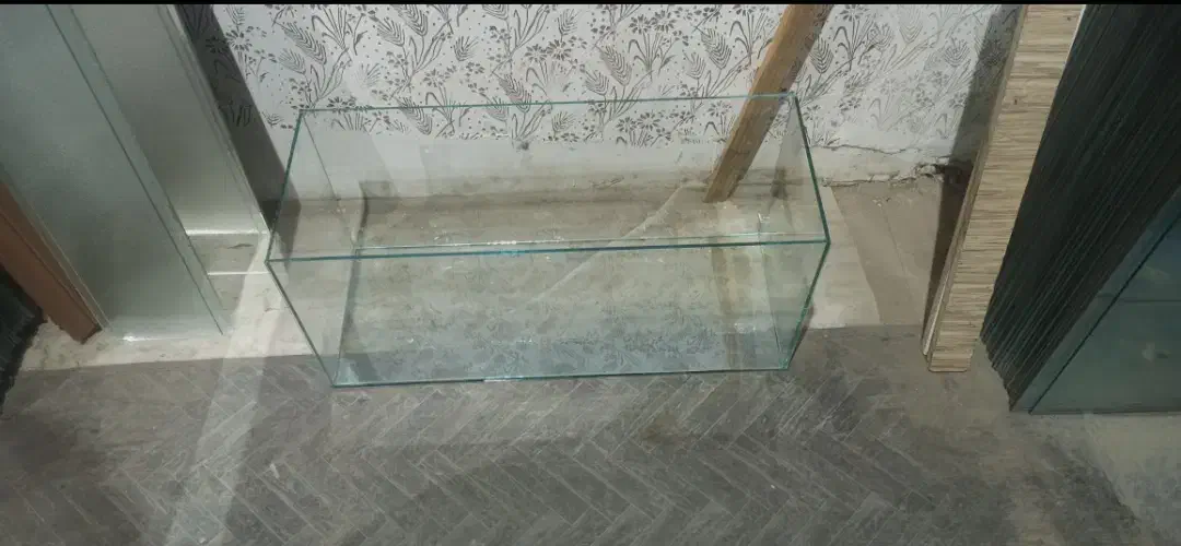 ساخت انواع آکواریوم خانگی یک عدد موجود است|ماهی|سیرجان, |دیوار