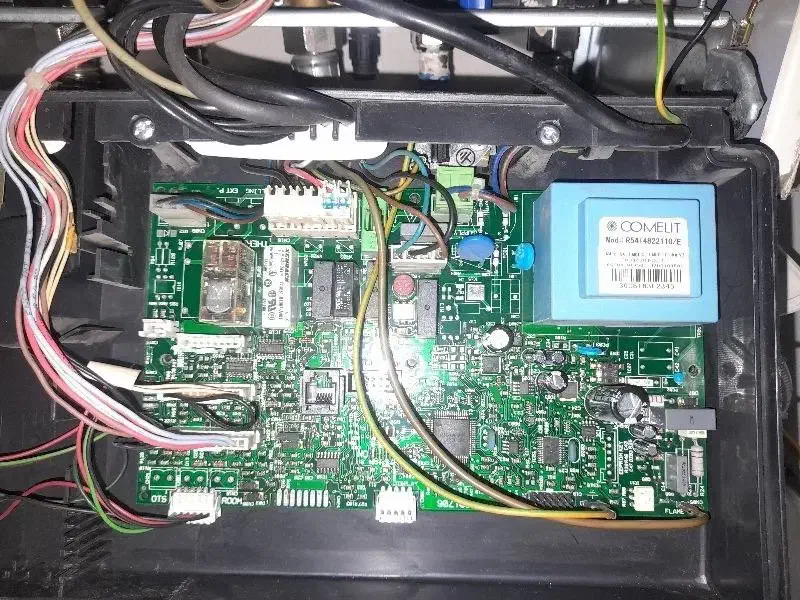 تعمیر پکیچ و آبگرمکن|خدمات پیشه و مهارت|مشهد, کوه سنگی|دیوار