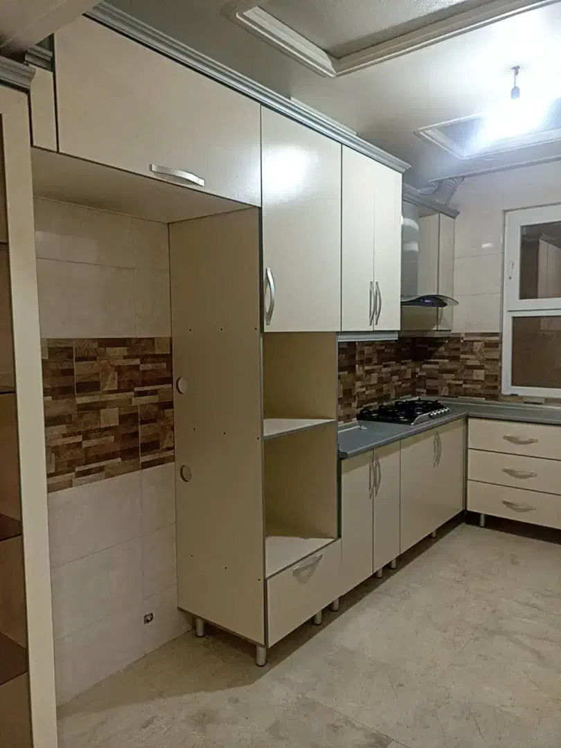 رهن ۱۱۰متر دو خوابه سالن پرده خور