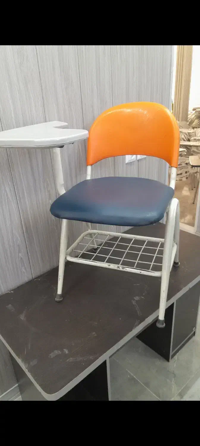 صندلی تکنفره دسته دار|صندلی و نیمکت|زنجان, |دیوار