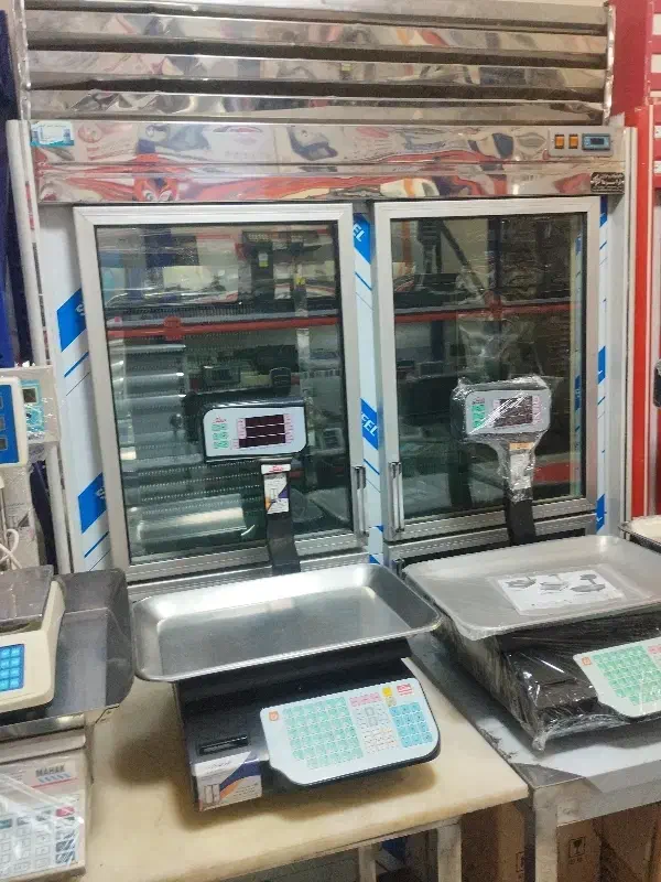 ۳ عدد یخچال ویترینی ۴ درب و ۲ عدد یخچال تک در|فروشگاه و مغازه|اراک, |دیوار