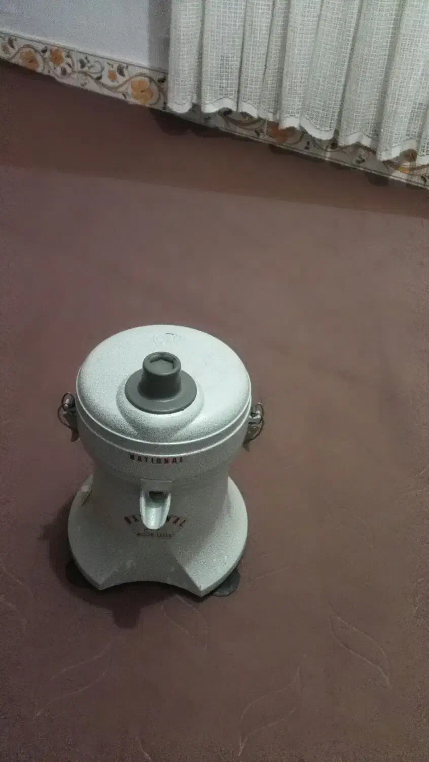 ابمیوه گیری|آبمیوهگیر و آبمرکباتگیر|رباطکریم, رباطکریم|دیوار