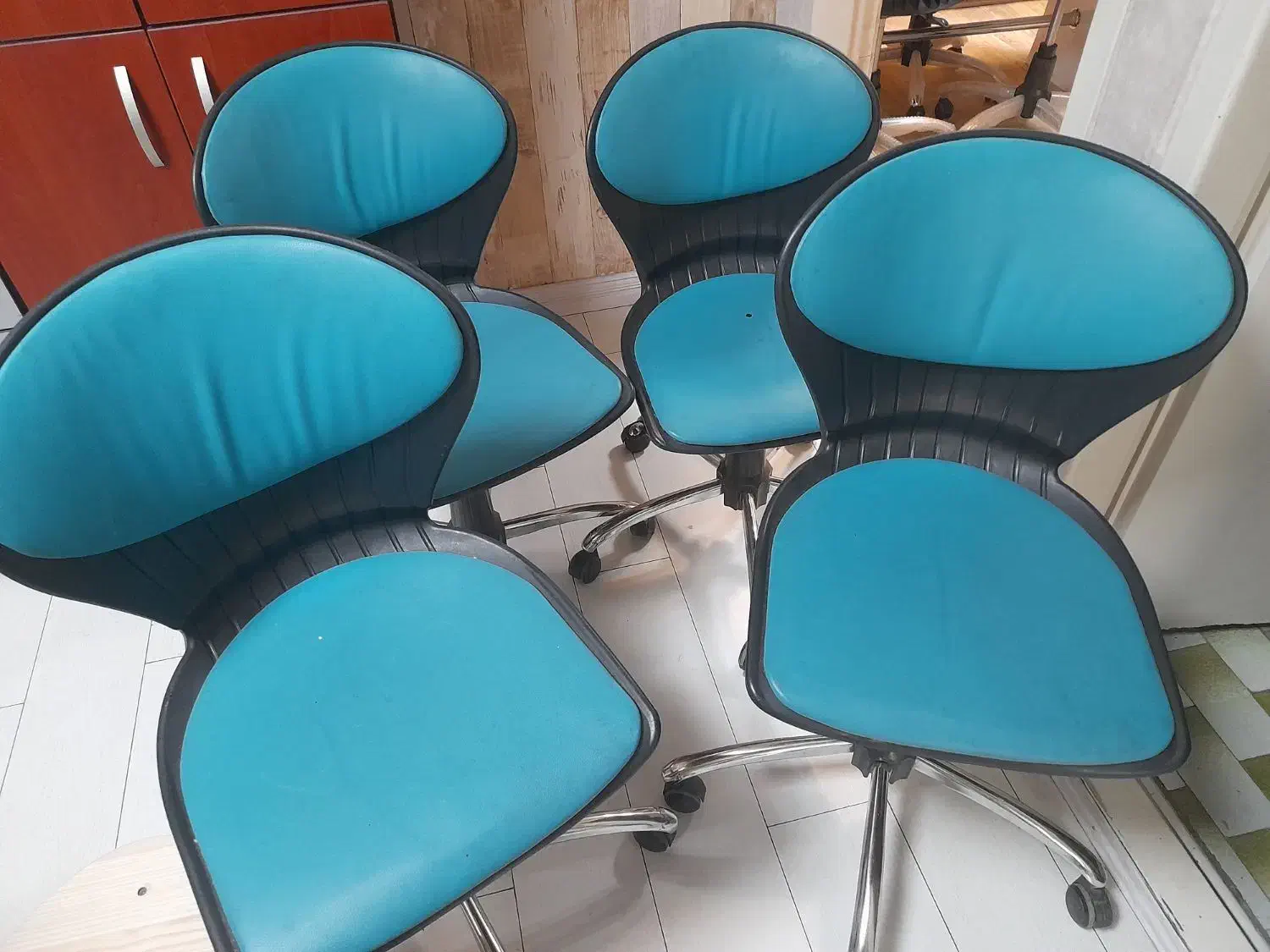 صندلی چرخ دار|صندلی و نیمکت|تهران, سهروردی|دیوار