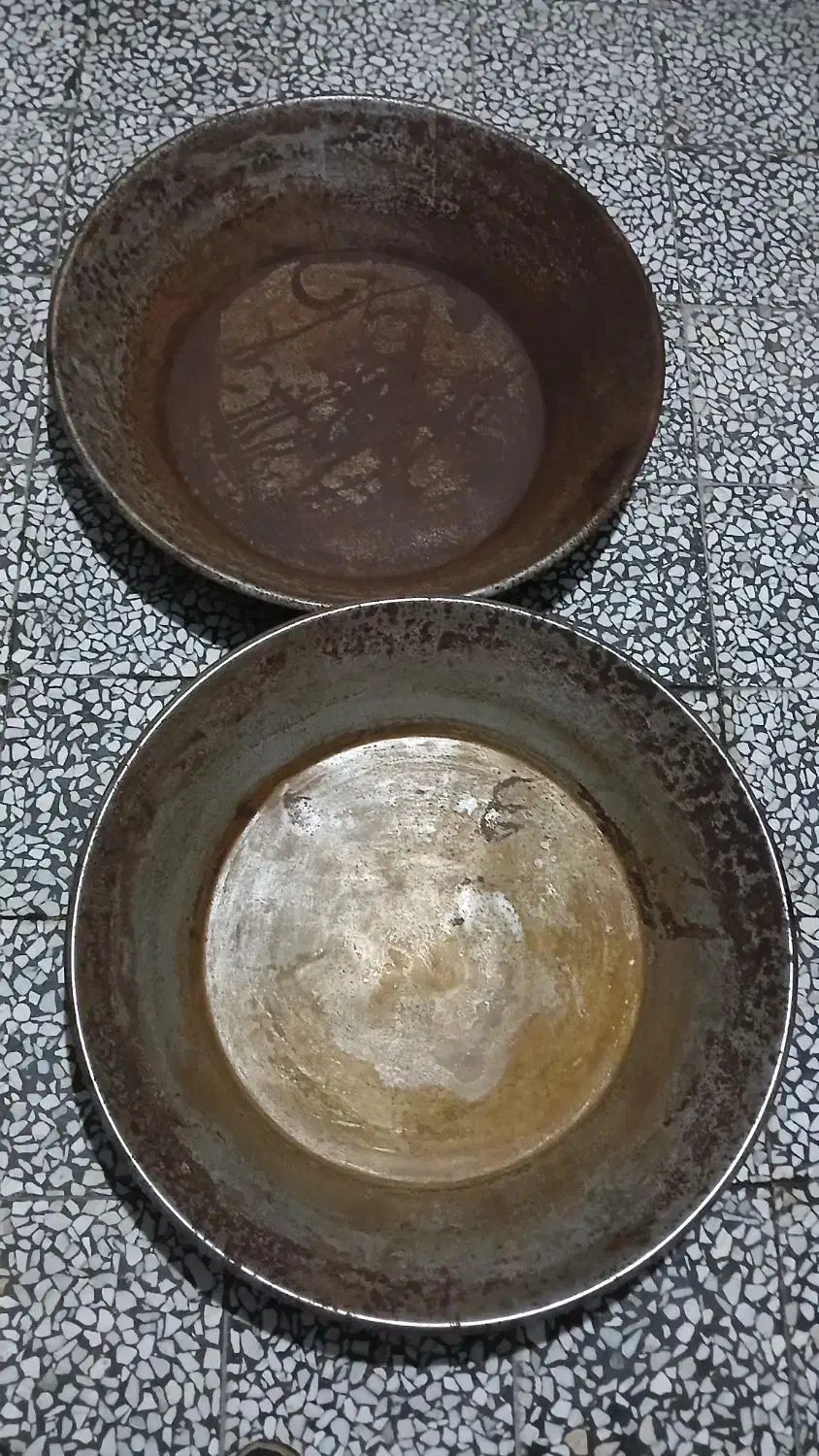 تشت بزرگ اهنی مخصوص پختن رب انارسیاه|ظروف پخت‌وپز|رشت, اسماعیل آباد|دیوار