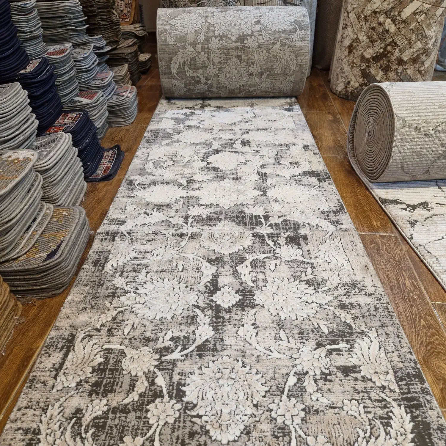 فرش کناره متری در طرح های مختلف|فرش|رشت, حومه رشت|دیوار