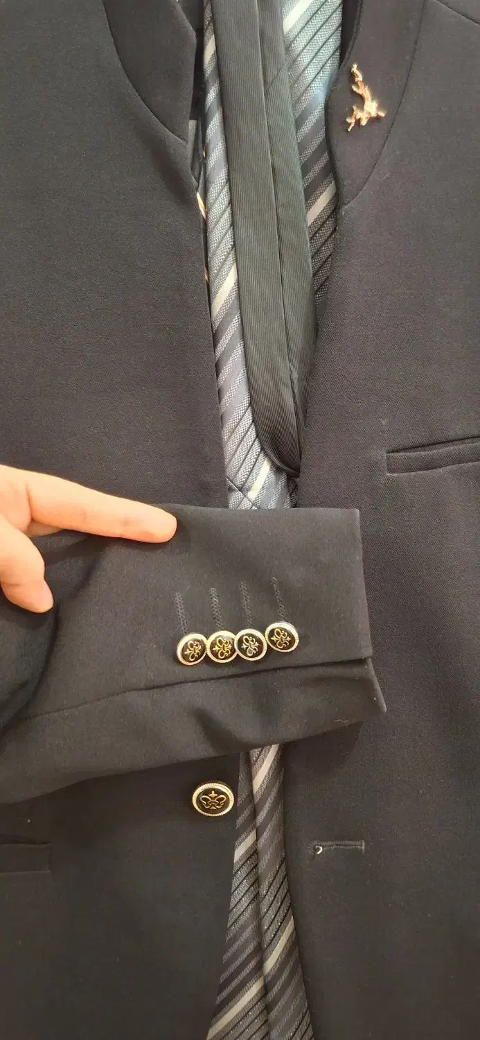 کت و جلیقه شیک و تمیز|لباس|پرند, فاز ۶|دیوار