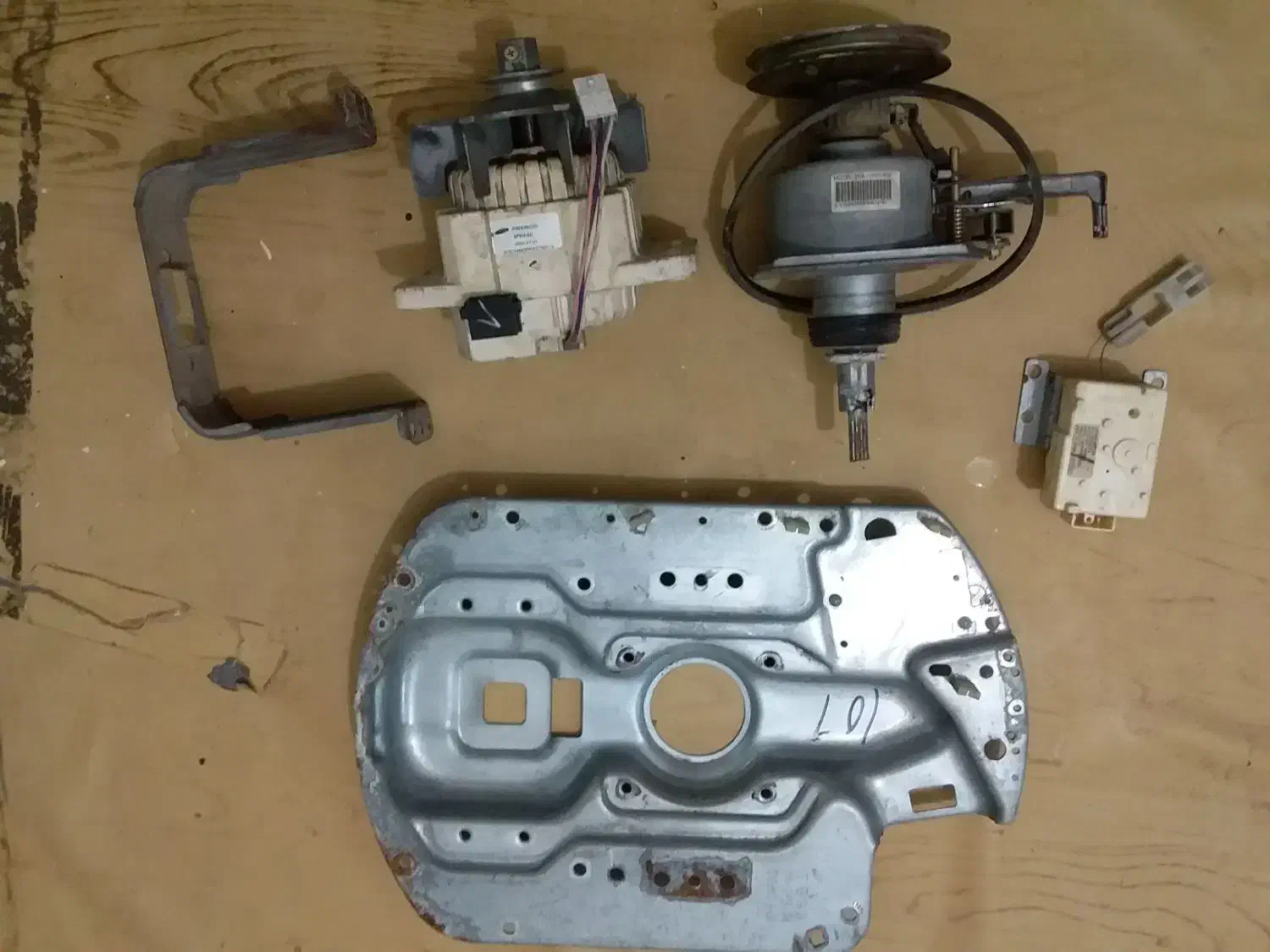 قطعات لباسشویی|ماشین لباسشویی و خشککن لباس|بندرعباس, |دیوار