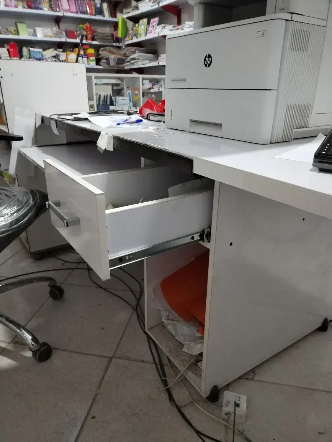 میز کامپیوتر بزرگ|میز تحریر و کامپیوتر|خرم‌آباد, |دیوار