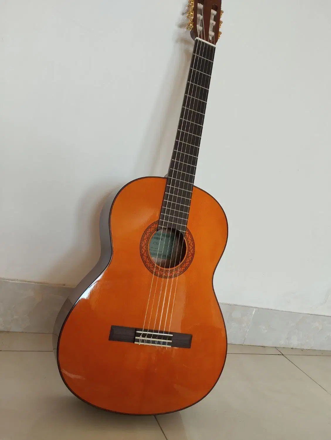 گیتار کلاسیک C70 بدون یک خش|گیتار، بیس، امپلیفایر|مبارکه, |دیوار