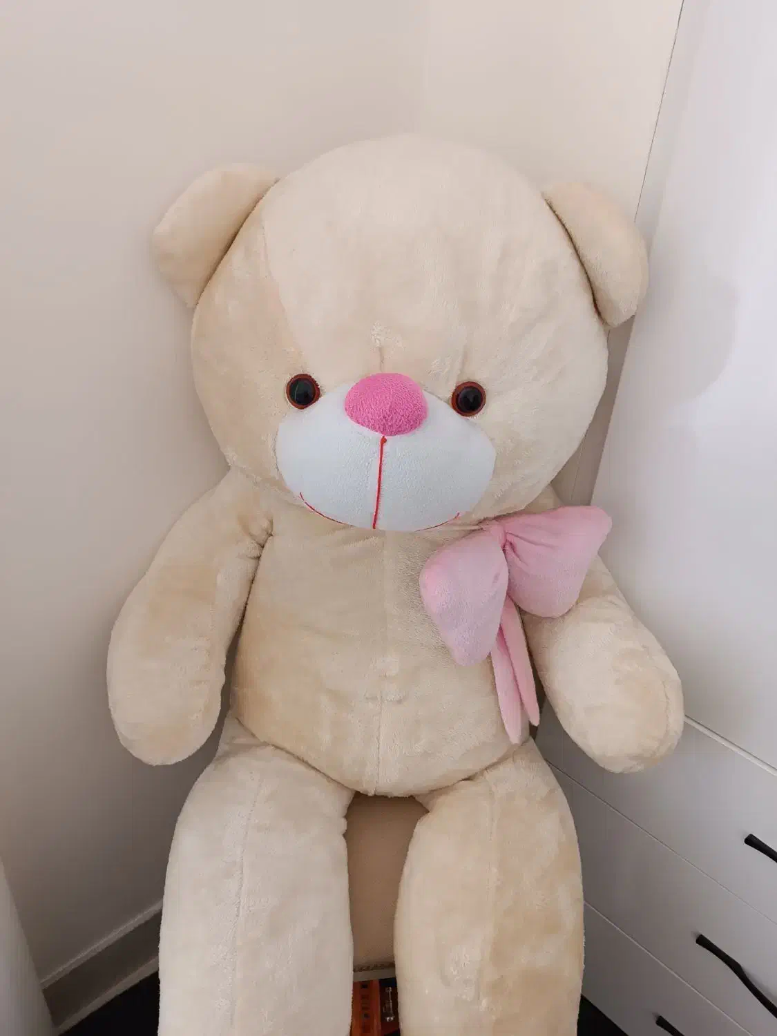 عروسک بزرگ|اسباب‌‌بازی|میانه, |دیوار