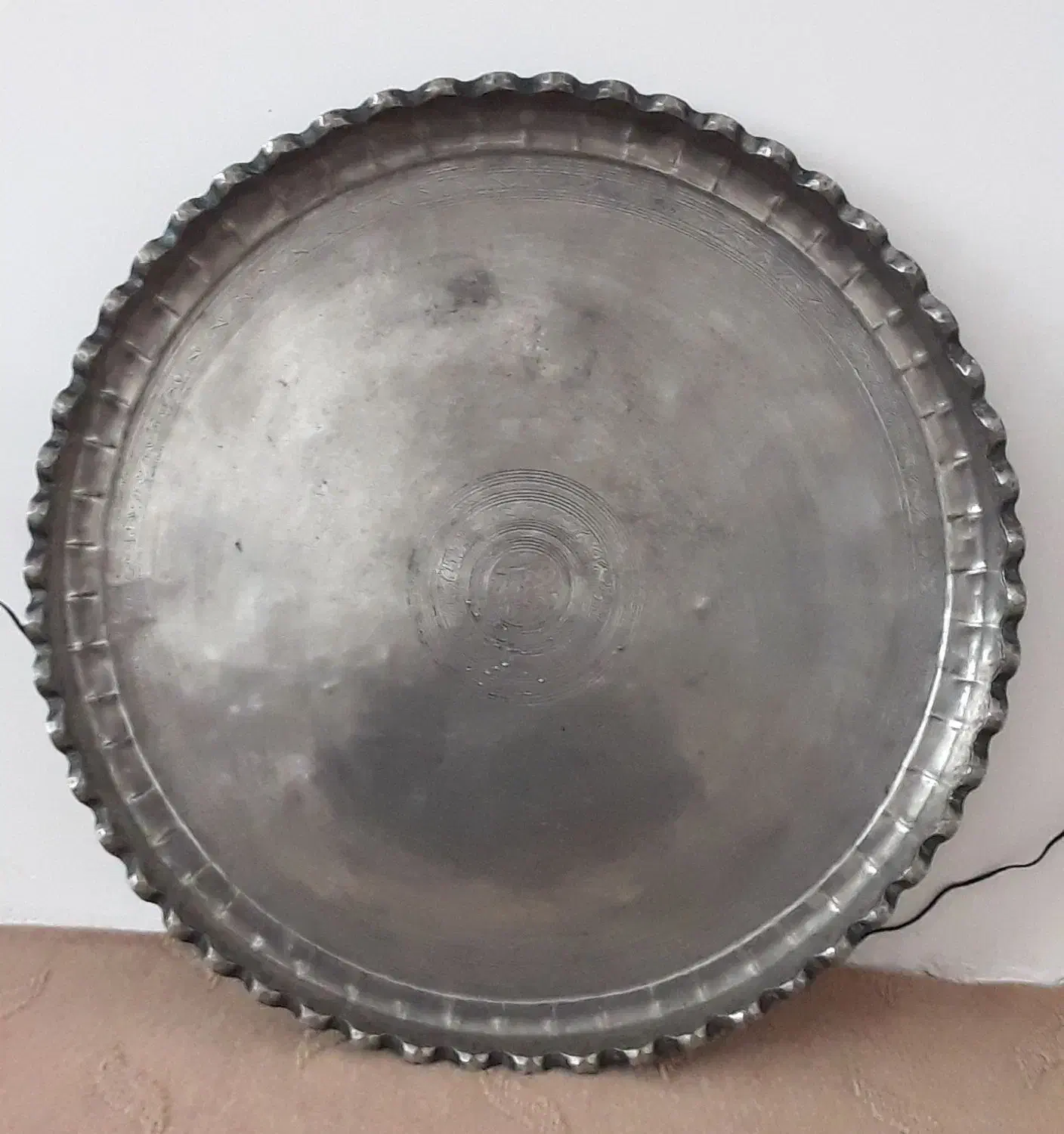 مجمع کنگره‌دار مسی قاجاری|کلکسیون اشیاء عتیقه|اردبیل, |دیوار