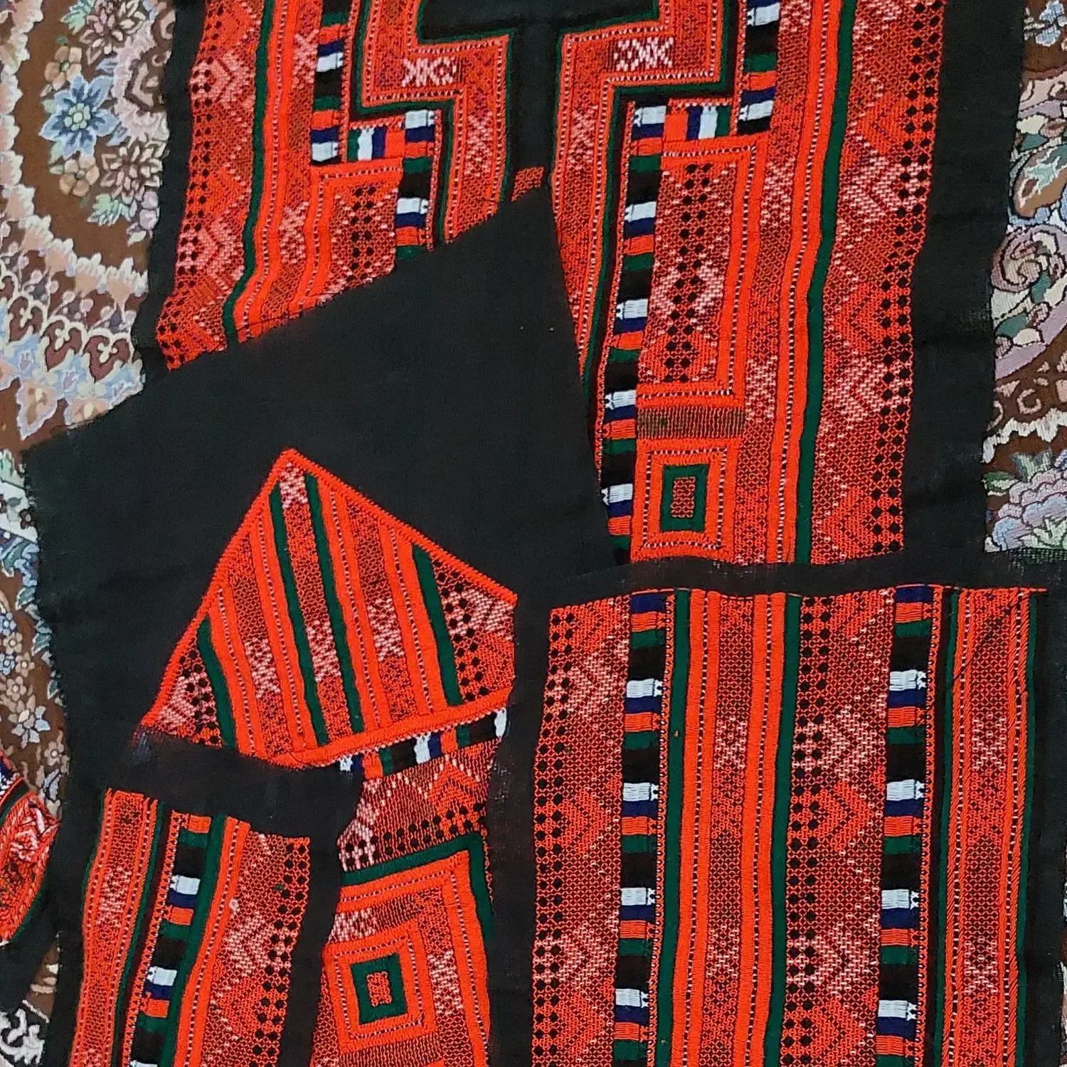 دوچگرهستم|لباس|خاش, |دیوار