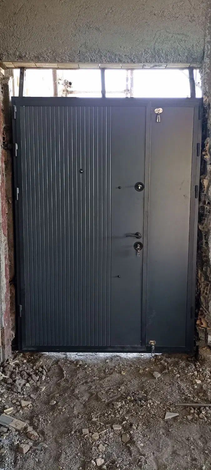 نصاب درب ضدسرقت و چوبی|خدمات پیشه و مهارت|بیرجند, |دیوار