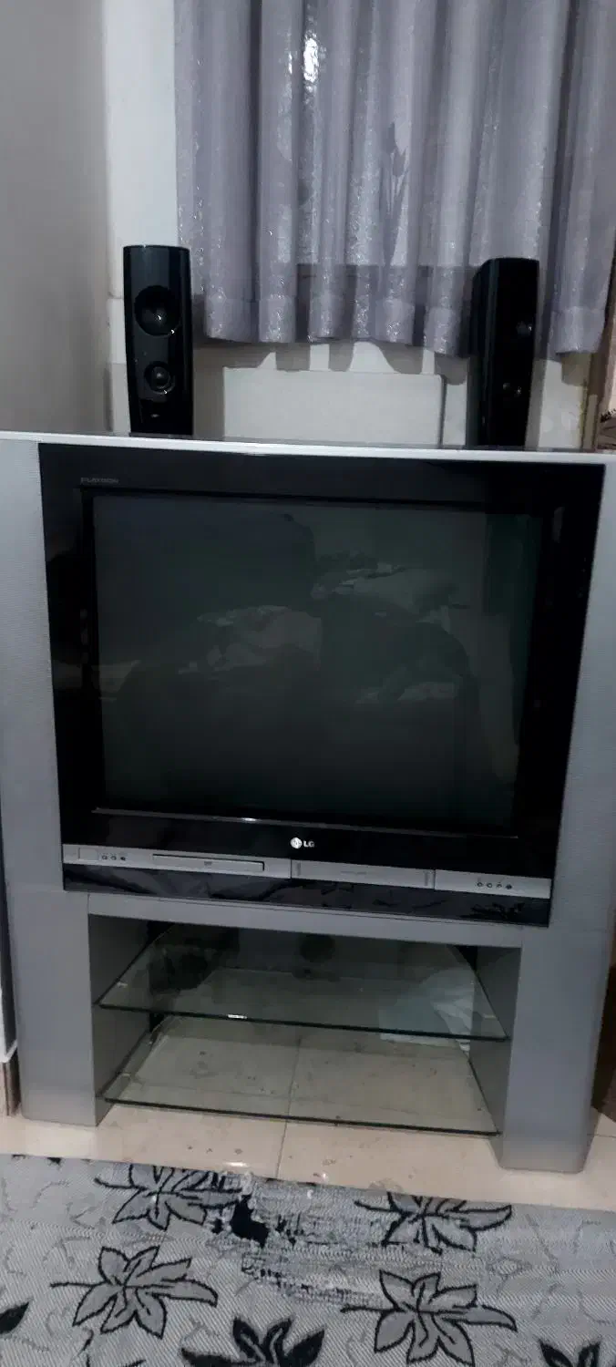 تلوزیون ال جی با میز تلوزیون سالم|تلویزیون و پروژکتور|ری, دولتآباد|دیوار
