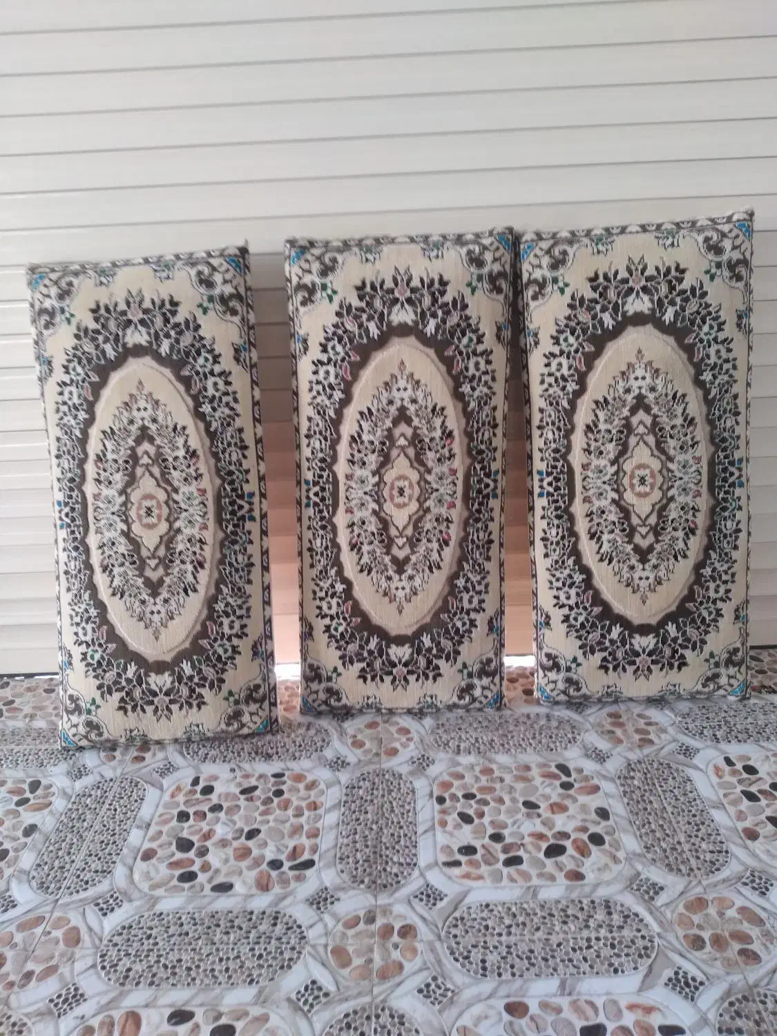 سه عدد پشتی سالم سالم|پشتی|لاهیجان, گلستان|دیوار