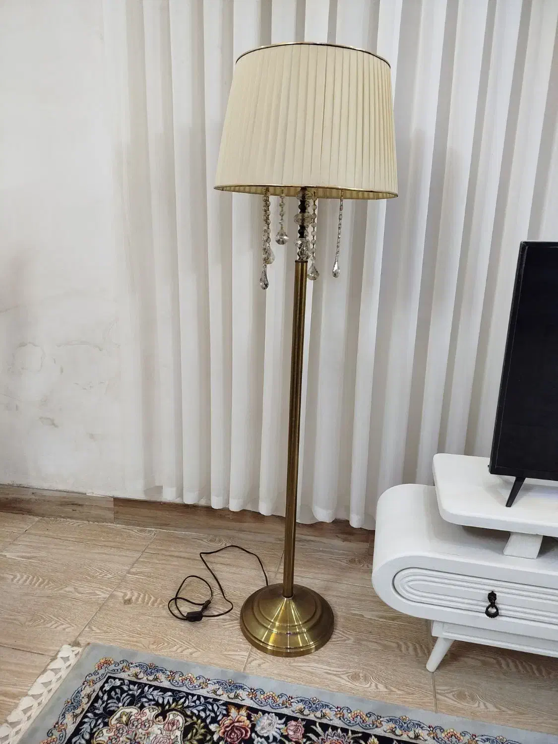 آباژور|چراغ خواب و آباژور|تربت جام, میان جام|دیوار