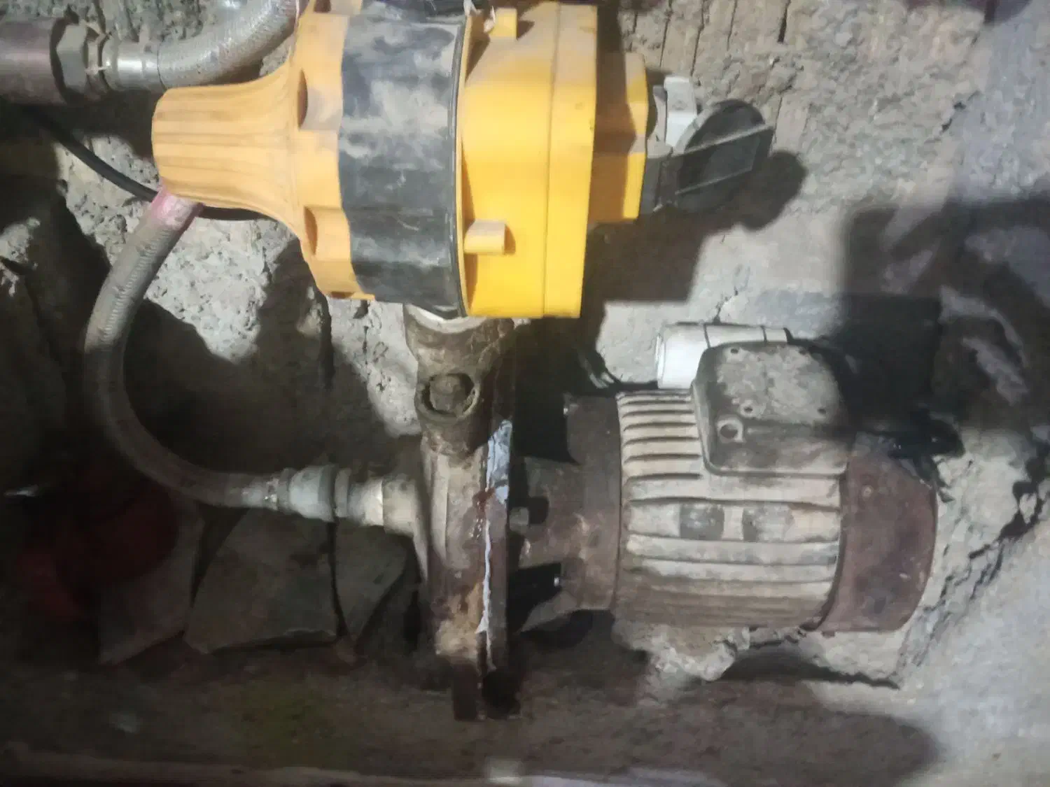 پمپ بزرگ بدون اتومات|آبگرمکن، پکیج، شوفاژ|شبانکاره, |دیوار